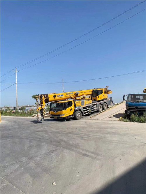 呼图壁县吊车作业时，可能会产生哪些额外收费项目？